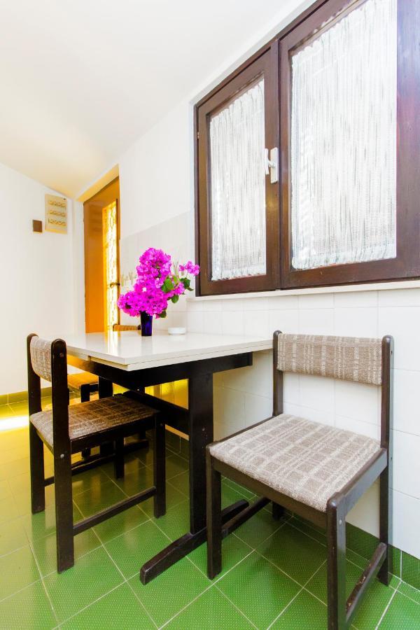 7 Olives Apartments Rogoznica  Extérieur photo