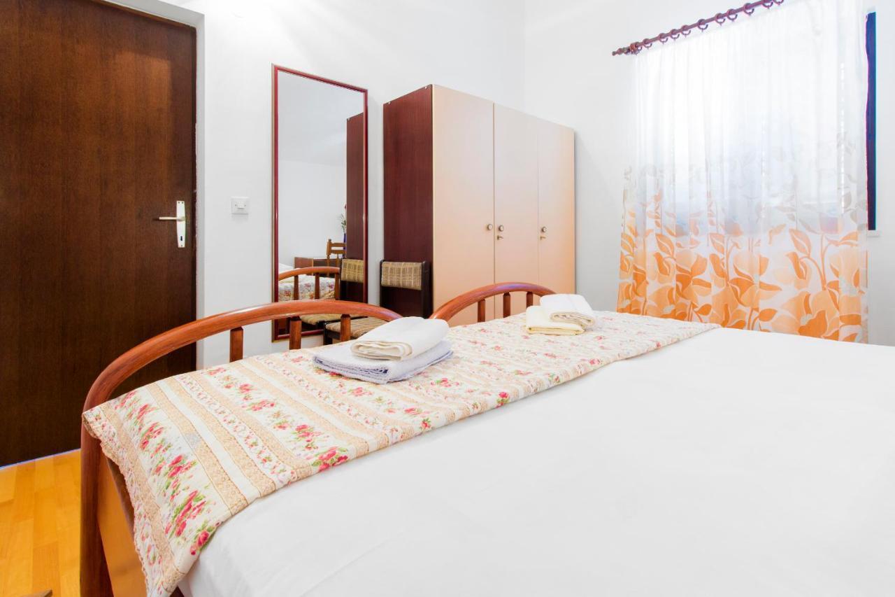 7 Olives Apartments Rogoznica  Extérieur photo