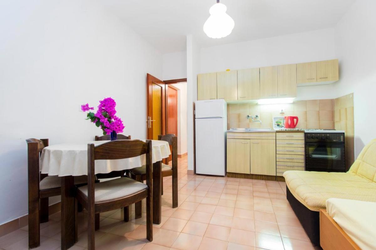 7 Olives Apartments Rogoznica  Chambre photo